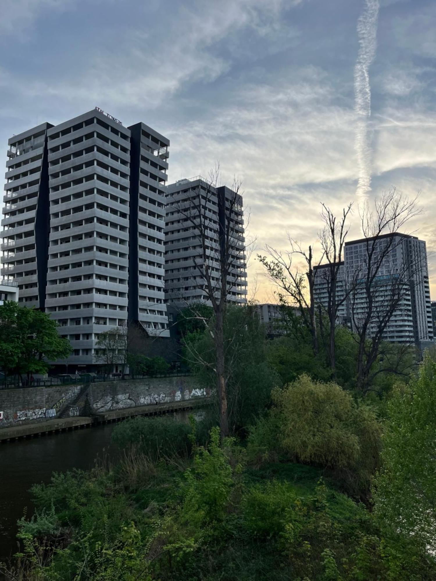 Family House By The River Odra -Panoramic Terrace - 3Room Apartment With 2 Separate Bedrooms And 2 Balconies By Wroapart-Pl- Perfect For Family & Business Stays วรอตซวาฟ ภายนอก รูปภาพ