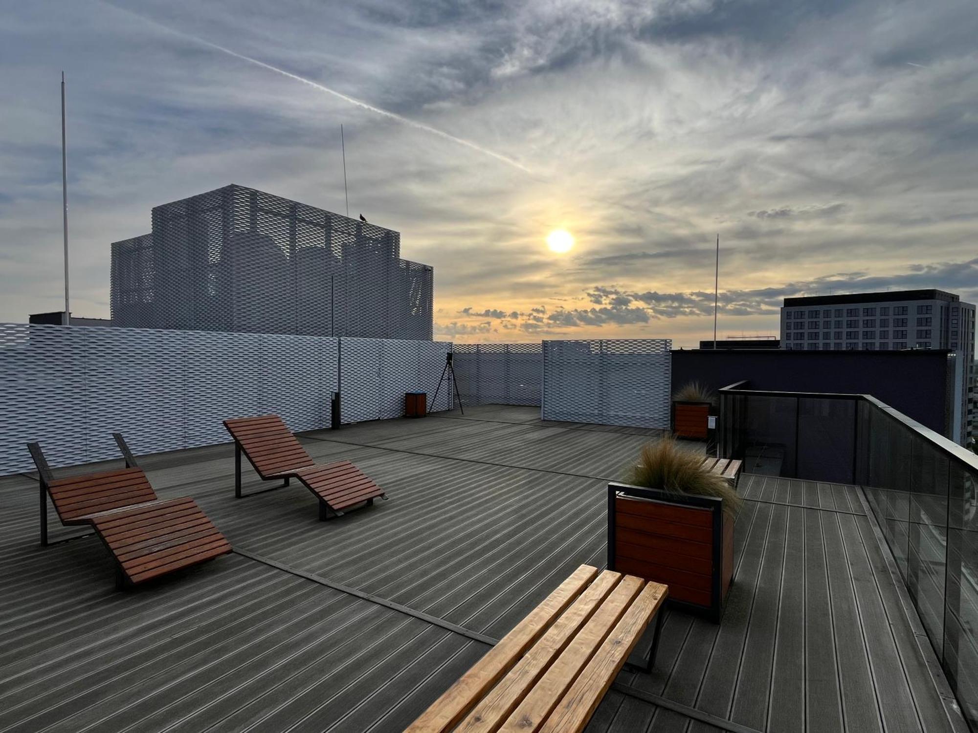 Family House By The River Odra -Panoramic Terrace - 3Room Apartment With 2 Separate Bedrooms And 2 Balconies By Wroapart-Pl- Perfect For Family & Business Stays วรอตซวาฟ ภายนอก รูปภาพ
