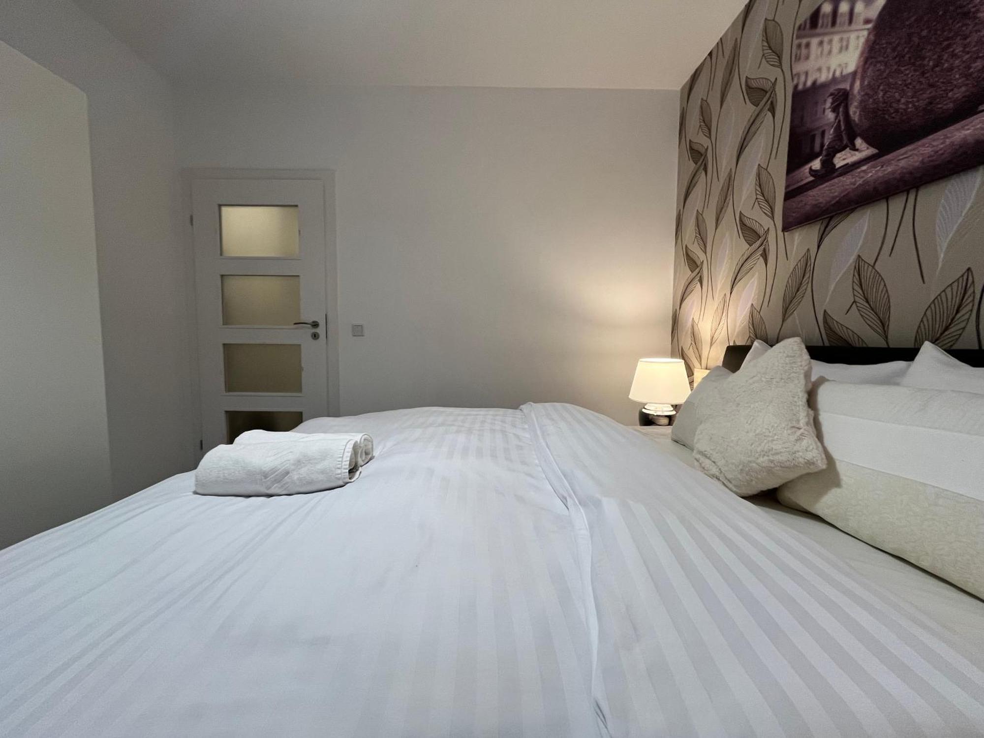 Family House By The River Odra -Panoramic Terrace - 3Room Apartment With 2 Separate Bedrooms And 2 Balconies By Wroapart-Pl- Perfect For Family & Business Stays วรอตซวาฟ ภายนอก รูปภาพ
