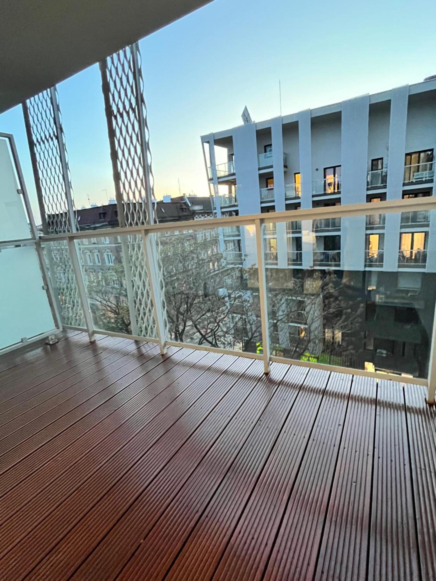 Family House By The River Odra -Panoramic Terrace - 3Room Apartment With 2 Separate Bedrooms And 2 Balconies By Wroapart-Pl- Perfect For Family & Business Stays วรอตซวาฟ ภายนอก รูปภาพ